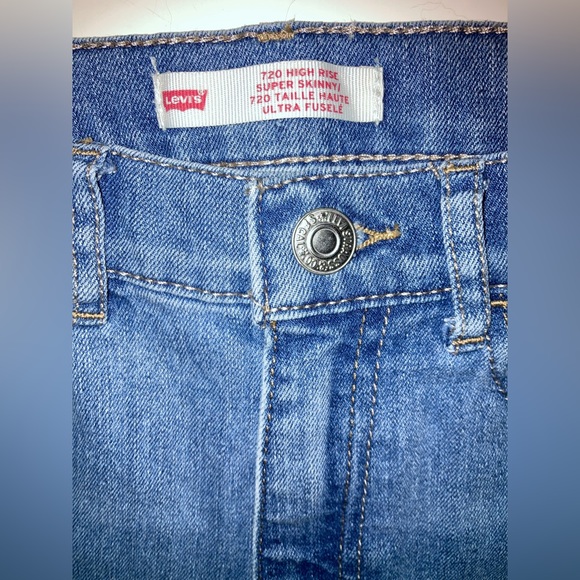 5/25$ ✨ 720 High Rise Levi’s Jeans - Picture 5 of 8